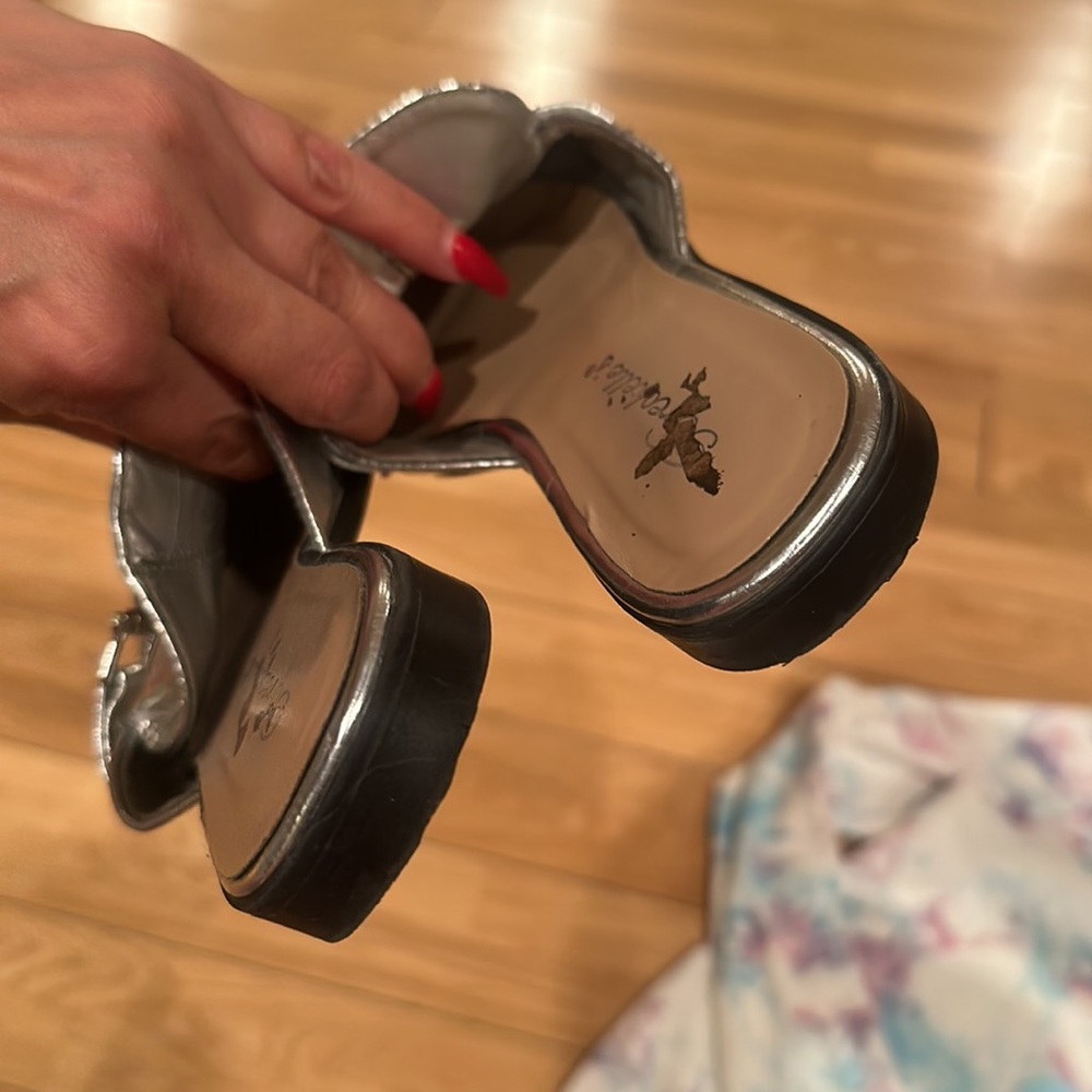 SELF ESTEEM FOR GIRLS - Picture 7 of 8